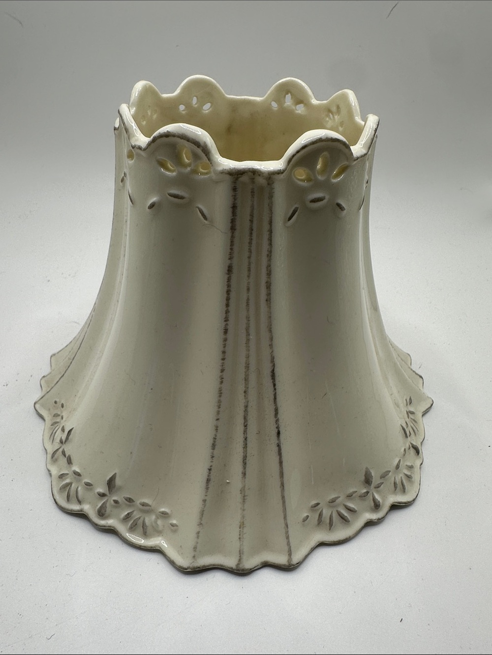 Yankee candle Cream Decorative Ceramic Candle Shade - Elegant Floral Design